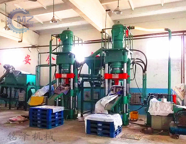 金屬壓塊機(jī)